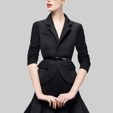 2022春装新款时尚修身显瘦小西装赫本风黑色短款职业气质西服外套