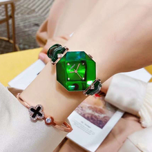 新款手表小众设计高级轻奢抖音同款绿色气质简约防水皮带女表